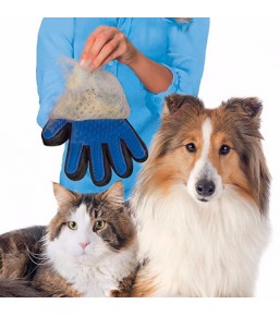 Grooming / brushing glove for dogs and cats